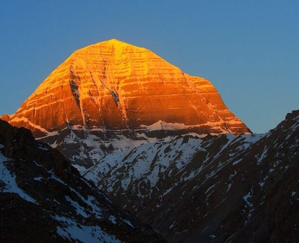 Kailash Mansoravar  Tour  by Helicopter